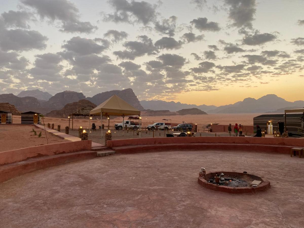 Star Guide Luxury Camp Hotel Wadi Rum Eksteriør billede